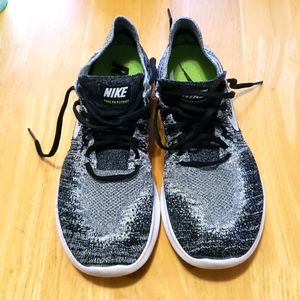 Nike Women's RN Flyknit Size 10